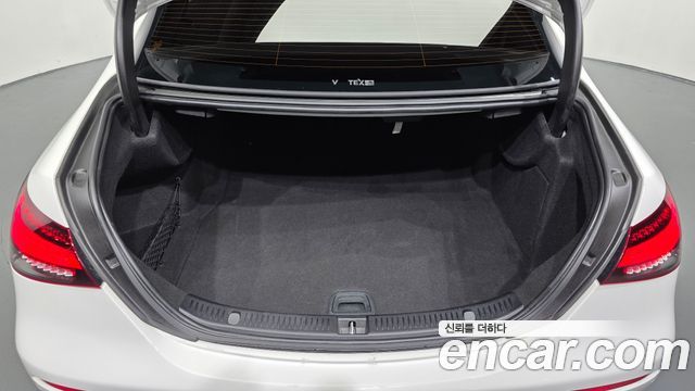 Mercedes-Benz E-Class (W213) E220d 4MATIC AMG Line 2021 — фото 17