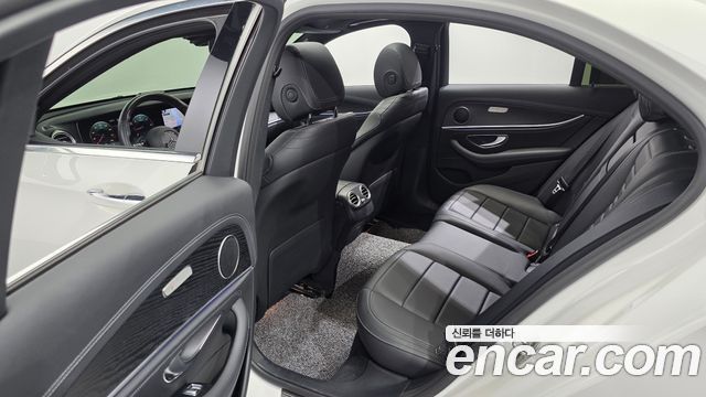 Mercedes-Benz E-Class (W213) E220d 4MATIC AMG Line 2021 — фото 18
