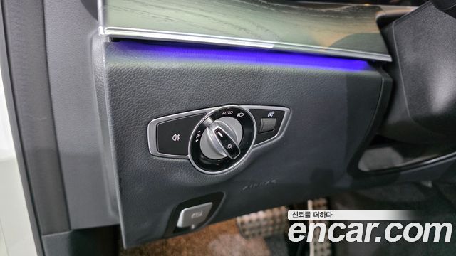 Mercedes-Benz E-Class (W213) E220d 4MATIC AMG Line 2021 — фото 20