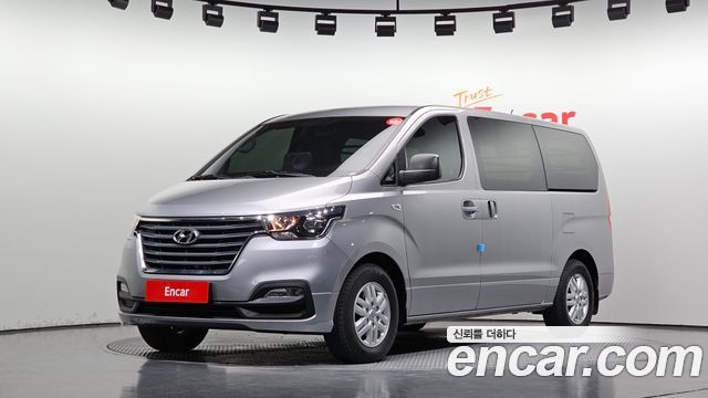 Hyundai Grand Starex Van 3-Seater Smart