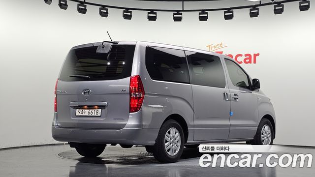 Hyundai Grand Starex Van 3-Seater Smart 2021 — фото 2