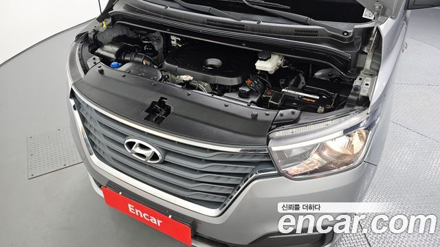 Hyundai Grand Starex Van 3-Seater Smart 2021 — фото 6
