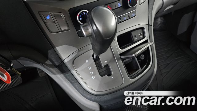 Hyundai Grand Starex Van 3-Seater Smart 2021 — фото 9