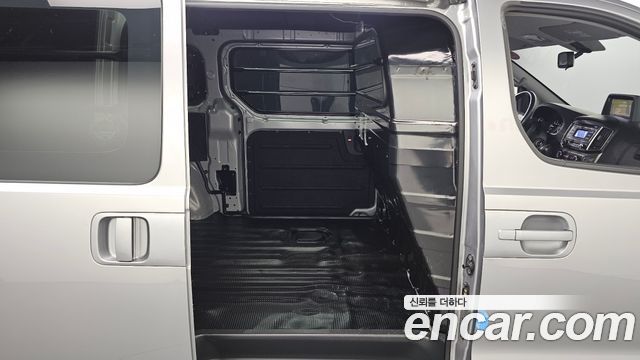 Hyundai Grand Starex Van 3-Seater Smart 2021 — фото 11