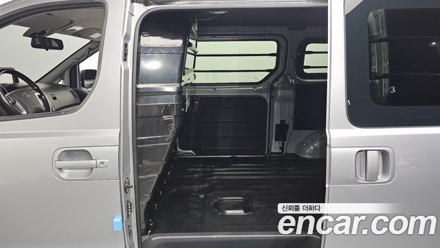 Hyundai Grand Starex Van 3-Seater Smart 2021 — фото 12