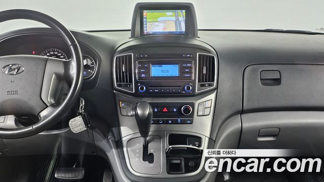 Hyundai Grand Starex Van 3-Seater Smart 2021 — фото 13