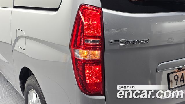 Hyundai Grand Starex Van 3-Seater Smart 2021 — фото 23