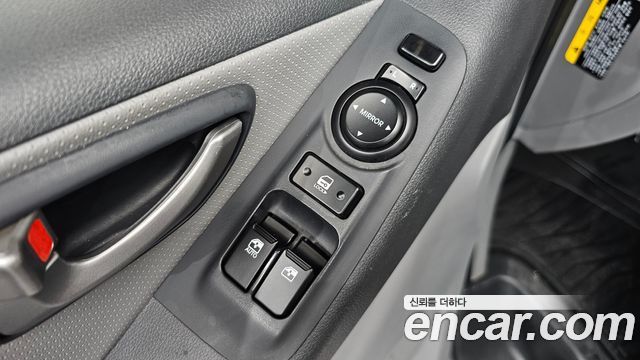 Hyundai Grand Starex Van 3-Seater Smart 2021 — фото 27