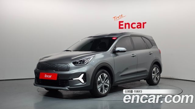 Kia Niro Plus Air 2024 — фото 1