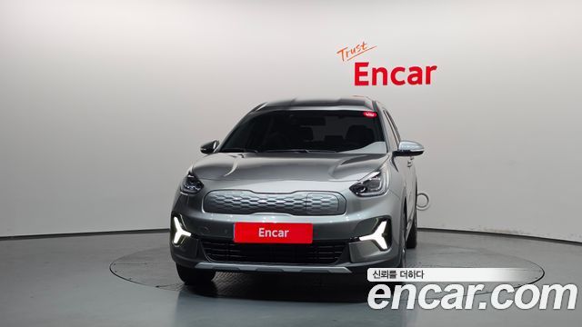Kia Niro Plus Air 2024 — фото 3