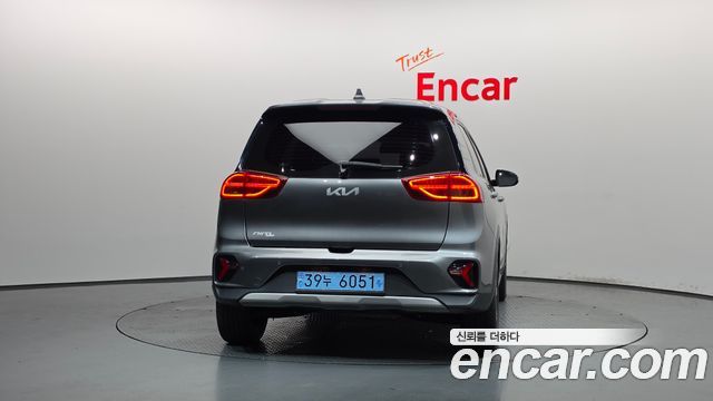 Kia Niro Plus Air 2024 — фото 4
