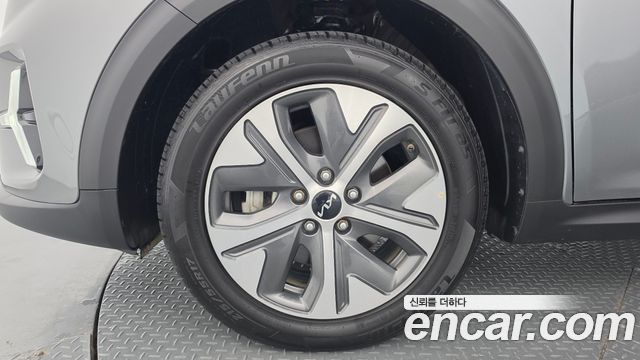 Kia Niro Plus Air 2024 — фото 5