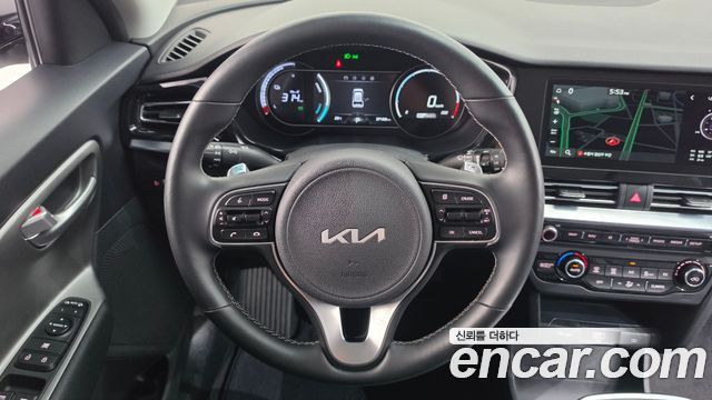 Kia Niro Plus Air 2024 — фото 16