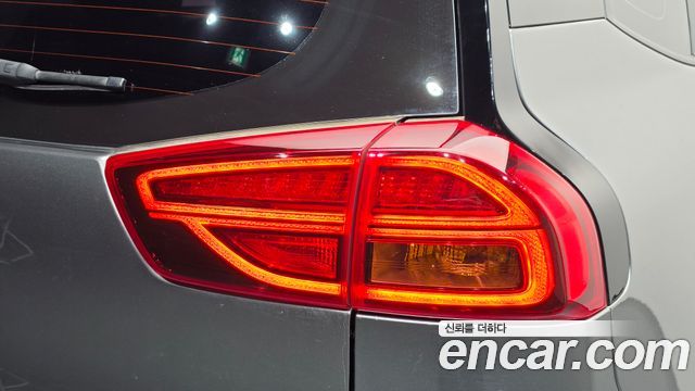 Kia Niro Plus Air 2024 — фото 29