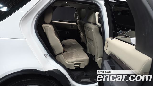 Land Rover Discovery 5 3.0 TD6 HSE 2018 — фото 12