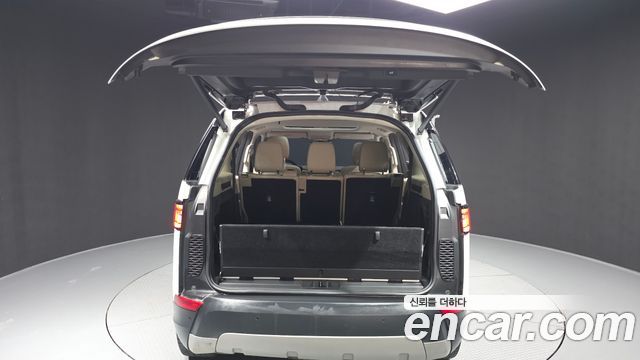Land Rover Discovery 5 3.0 TD6 HSE 2018 — фото 20