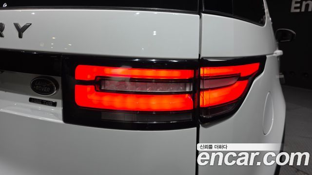 Land Rover Discovery 5 3.0 TD6 HSE 2018 — фото 23