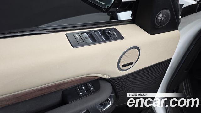 Land Rover Discovery 5 3.0 TD6 HSE 2018 — фото 31