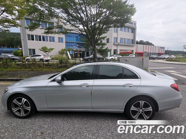 Mercedes-Benz E-Class (W213) E300 4MATIC Avnatgarde 2017 — фото 6