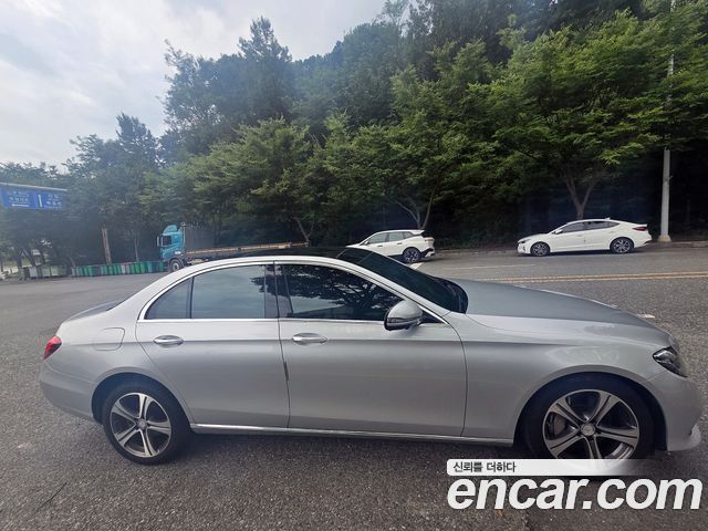 Mercedes-Benz E-Class (W213) E300 4MATIC Avnatgarde 2017 — фото 7