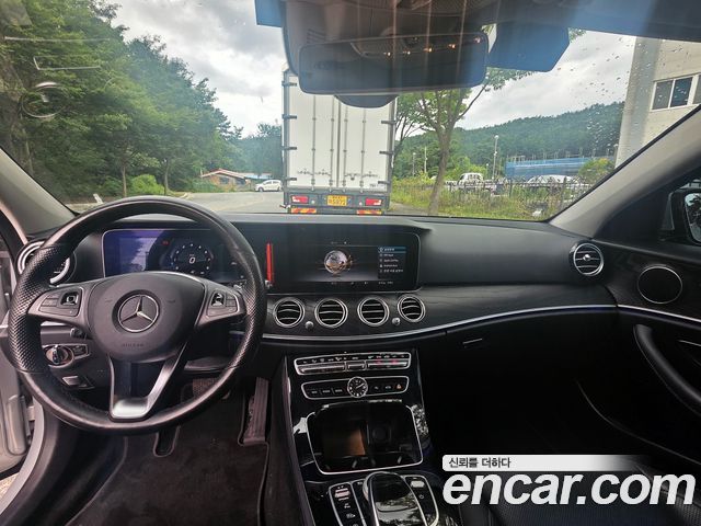 Mercedes-Benz E-Class (W213) E300 4MATIC Avnatgarde 2017 — фото 9