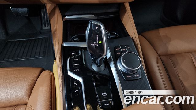 BMW 5 Series (G30) 520i M Sport 2022 — фото 9