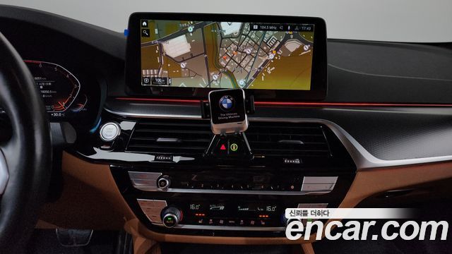 BMW 5 Series (G30) 520i M Sport 2022 — фото 12