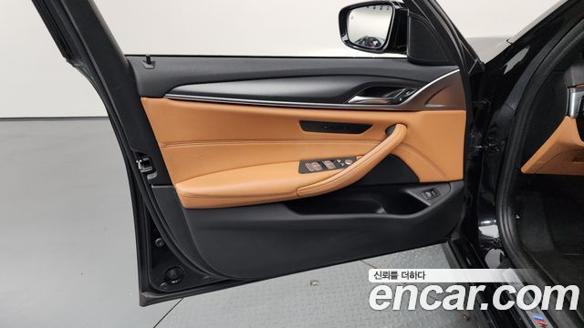 BMW 5 Series (G30) 520i M Sport 2022 — фото 24