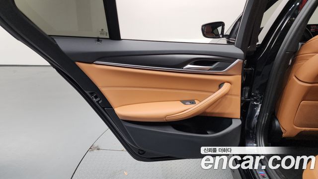 BMW 5 Series (G30) 520i M Sport 2022 — фото 25