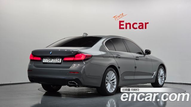 BMW 5 Series (G30) 530e Luxury 2021 — фото 2