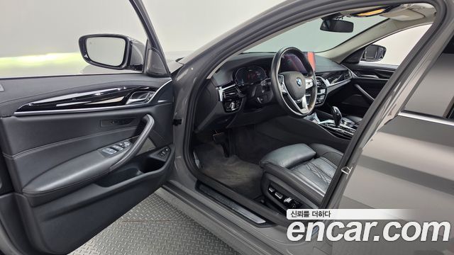 BMW 5 Series (G30) 530e Luxury 2021 — фото 10
