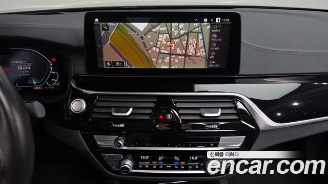 BMW 5 Series (G30) 530e Luxury 2021 — фото 12