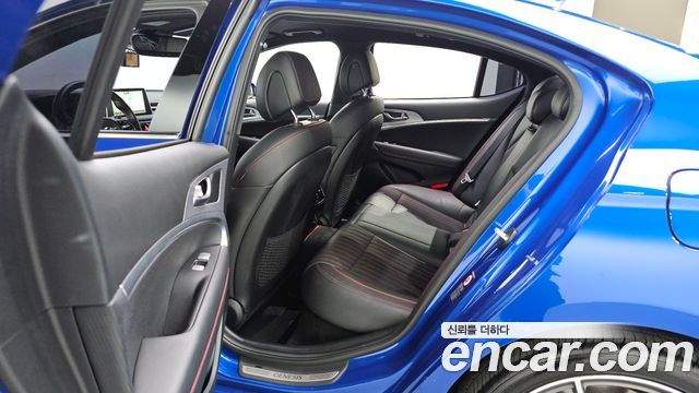 Genesis G70 2.0T Sport Package 2018 — фото 23
