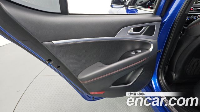 Genesis G70 2.0T Sport Package 2018 — фото 31