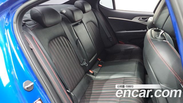 Genesis G70 2.0T Sport Package 2018 — фото 34