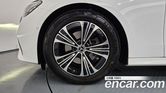 Mercedes-Benz E-Class (W214) E200 Avantgarde 2024 — фото 5