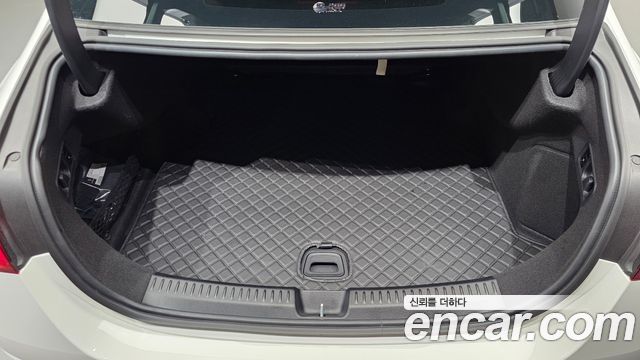 Mercedes-Benz E-Class (W214) E200 Avantgarde 2024 — фото 19