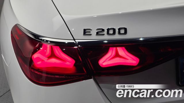 Mercedes-Benz E-Class (W214) E200 Avantgarde 2024 — фото 23