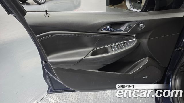 Chevrolet Cruze 1.4 Turbo LT Deluxe 2017 — фото 24