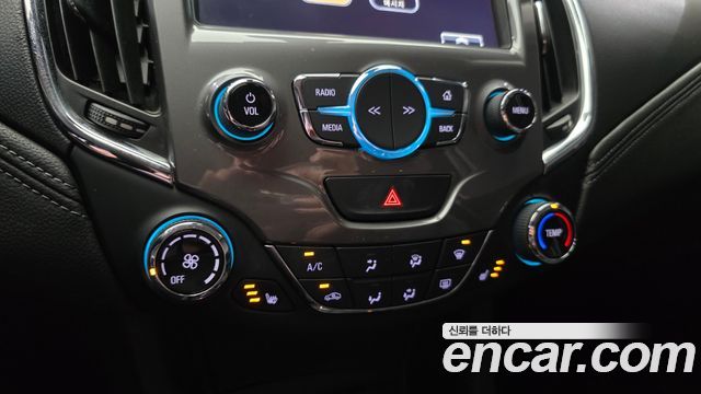 Chevrolet Cruze 1.4 Turbo LT Deluxe 2017 — фото 28