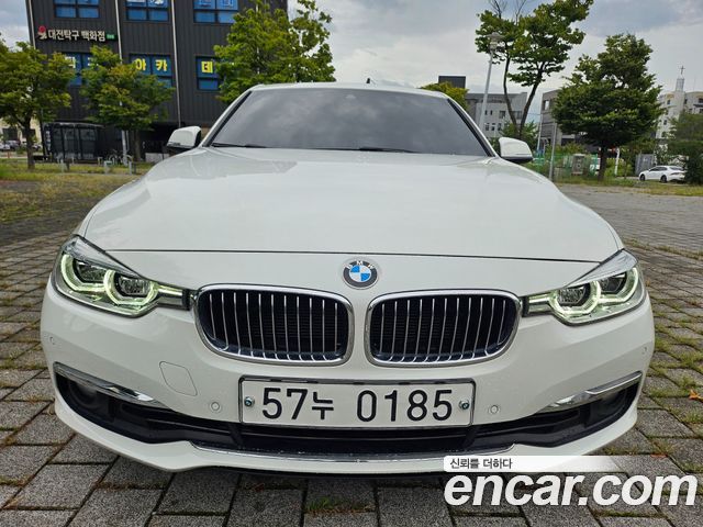 BMW 3 Series (F30) 320i Luxury