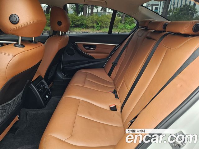 BMW 3 Series (F30) 320i Luxury 2016 — фото 16