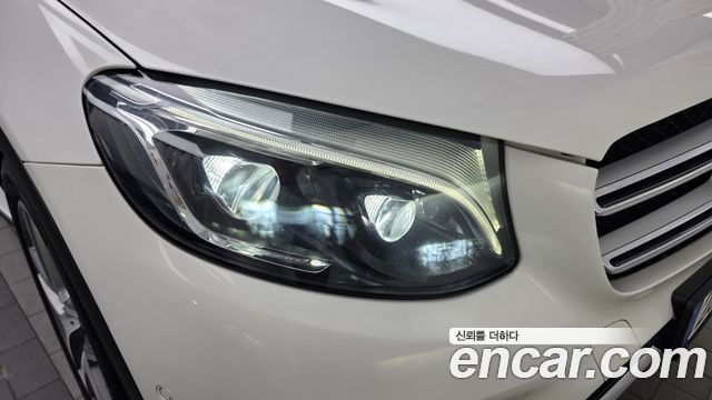 Mercedes-Benz GLC-Class (X253) GLC350e 4MATIC AMG Line 2019 — фото 22