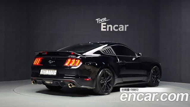Ford Mustang Coupe 2017 — фото 2