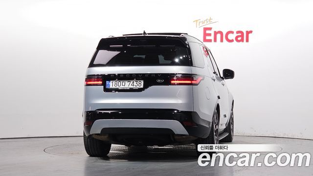 Land Rover Discovery 5 P360 R-Dynamic SE 2023 — фото 4