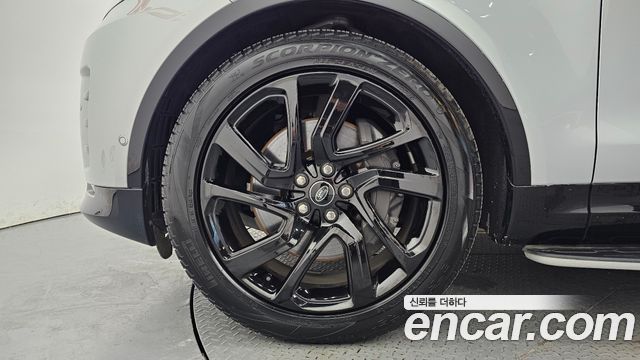 Land Rover Discovery 5 P360 R-Dynamic SE 2023 — фото 5
