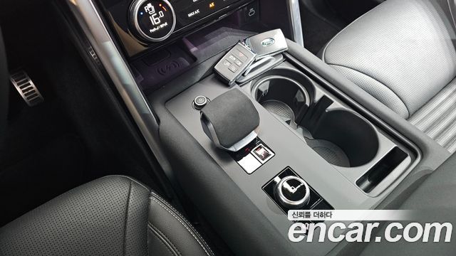 Land Rover Discovery 5 P360 R-Dynamic SE 2023 — фото 9