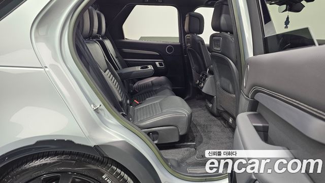 Land Rover Discovery 5 P360 R-Dynamic SE 2023 — фото 11