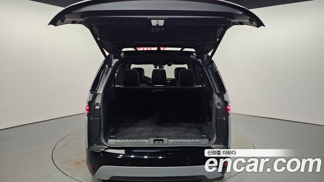 Land Rover Discovery 5 P360 R-Dynamic SE 2023 — фото 19