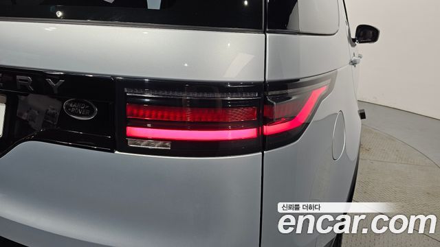 Land Rover Discovery 5 P360 R-Dynamic SE 2023 — фото 23